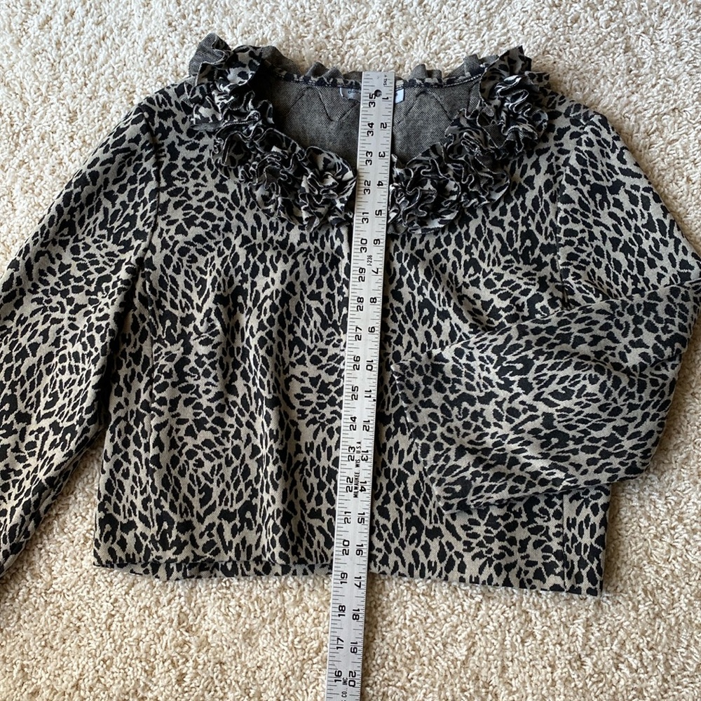 Ladies, petite animal print top
